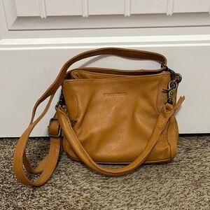 Wanderers Travel Tan Leather Shoulder Bag
